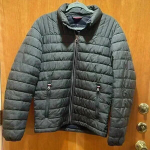 Tommy Hilfiger puffer. Size small.